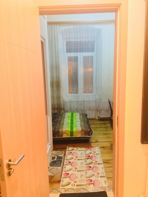Guesthouse Nati-Natia ティビリシ エクステリア 写真