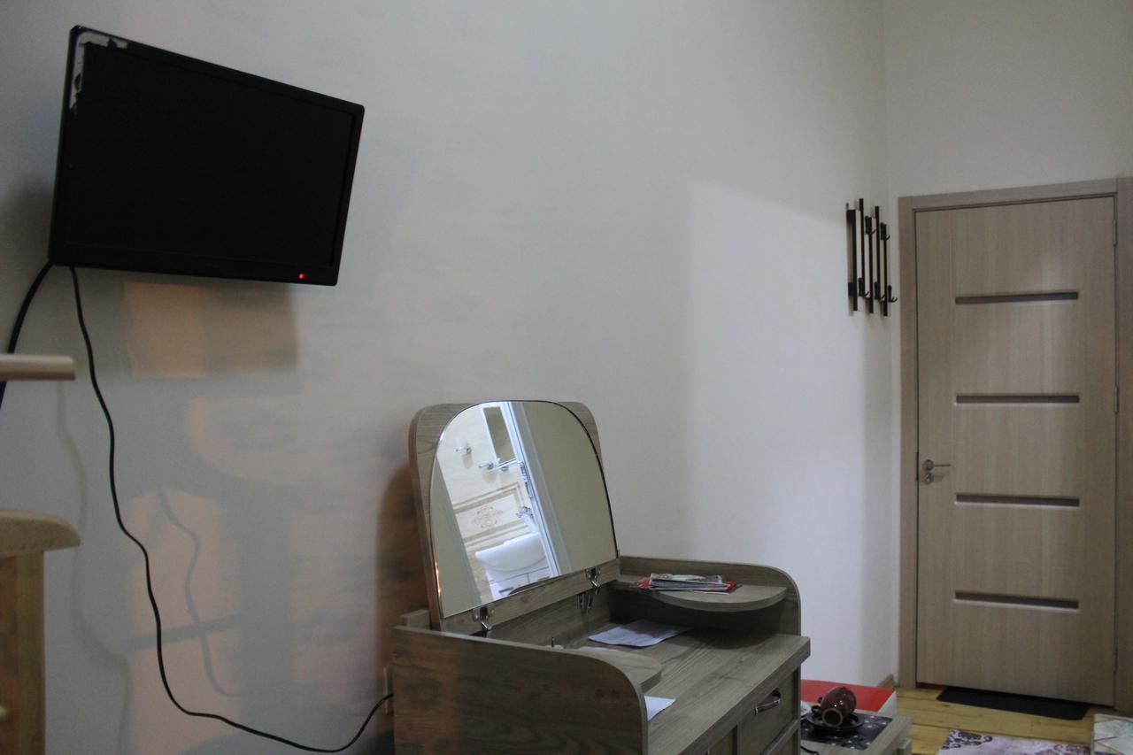 Guesthouse Nati-Natia ティビリシ エクステリア 写真
